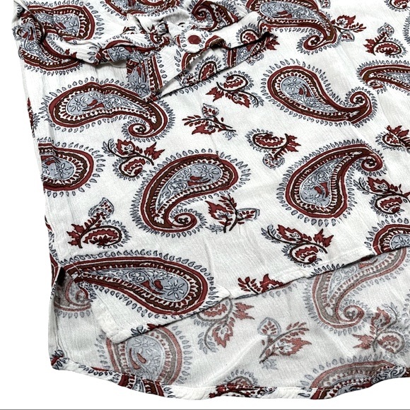 Antilia Femme size large cream red blue paisley 3/4 sleeve top deep Vneck EUC - Picture 5 of 13